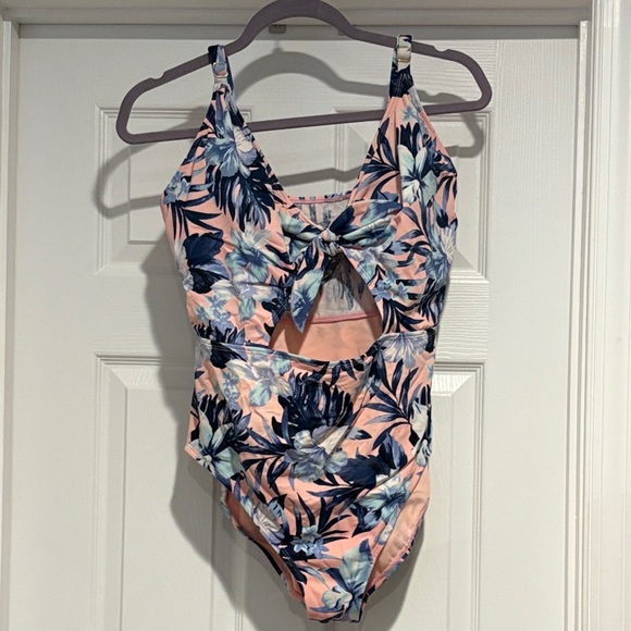 3 Beach Betty One-Piece Cut-Out Swimsuits - Picture 3 of 7